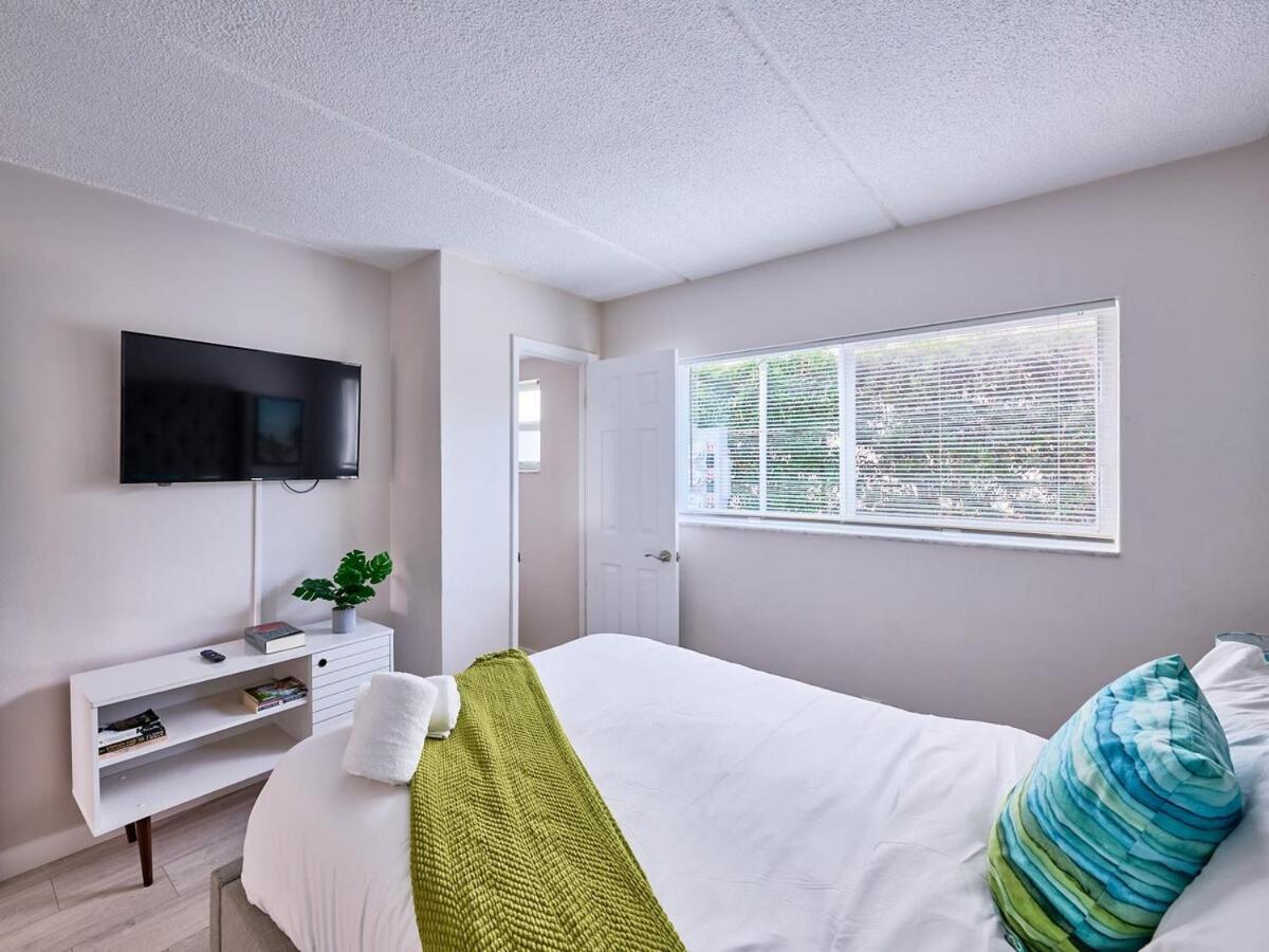 Grand 2 Bedroom On The Intracoastal Riviera Beach Bagian luar foto